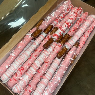 Chocolate Dipped Pretzel Rods