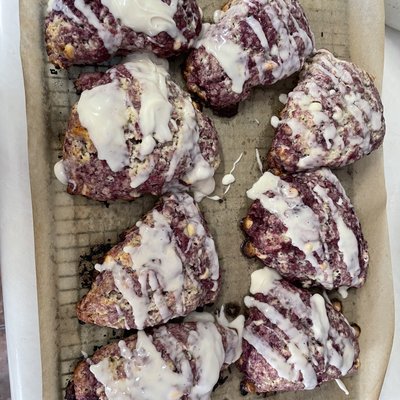 Homemade Scones -1/2 Dozen (Add Flavor In notes)
