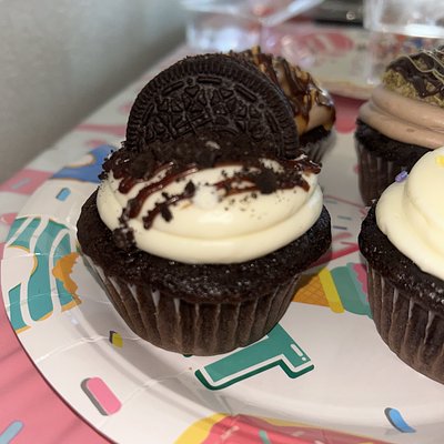 Oreo Lover Cupcake 