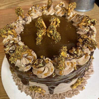 Salted Caramel Pretzel Cake 