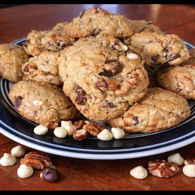 Mud Tracks - Triple Chocolate, Oatmeal & Nuts)