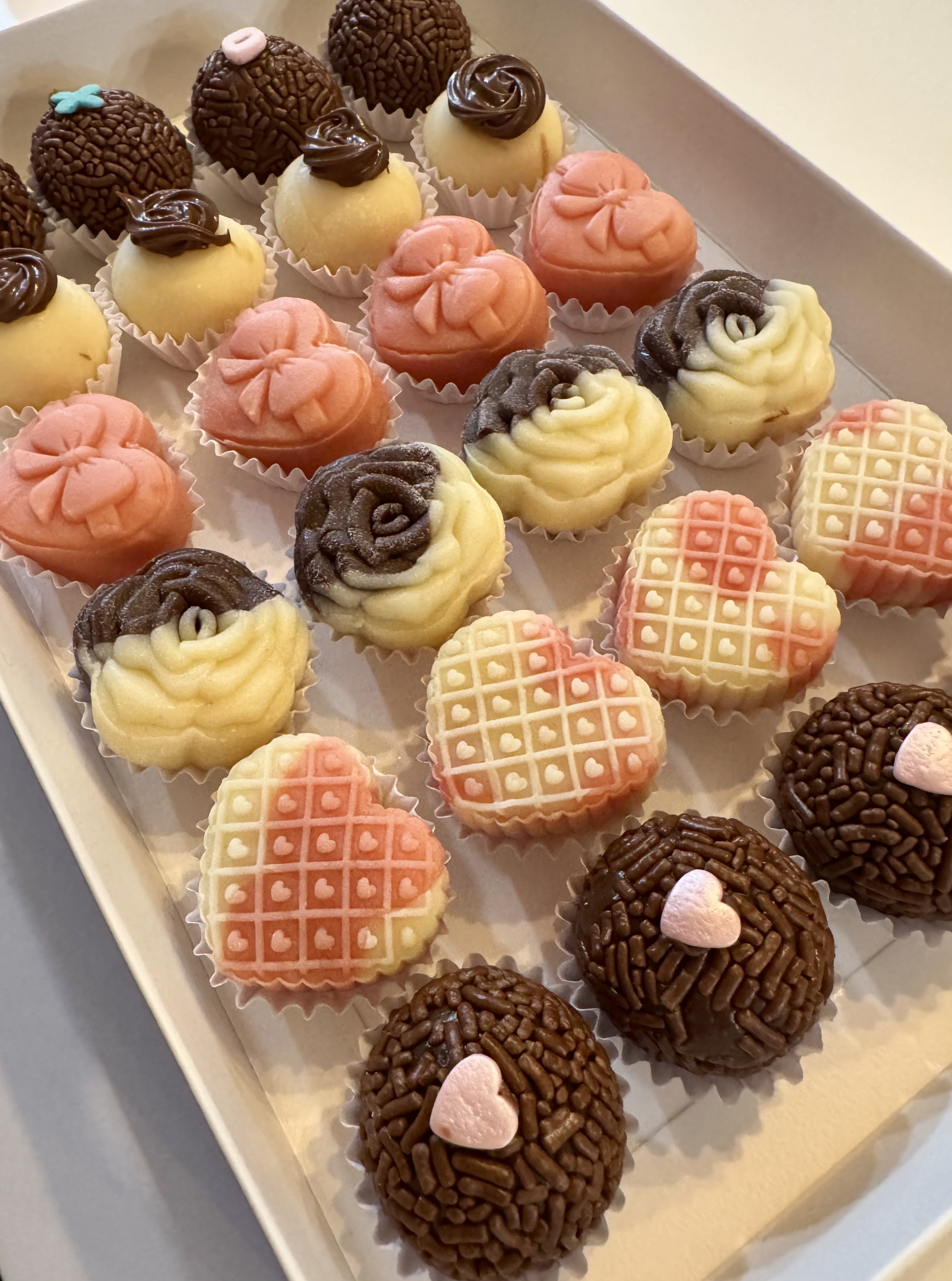 Valentine’s Brigadeiro Gourmet - Box (24ct)