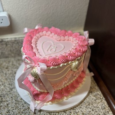 8 inch vintage heart cake 