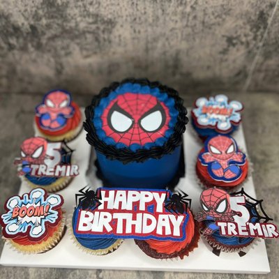Bento Box 8ct Cupcakes & Mini Cake