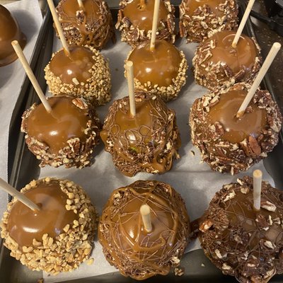 Pecan  Caramel Apples 