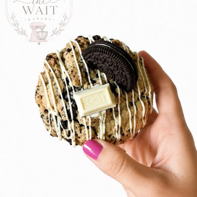 Jumbo Cookie - Cookies & Cream