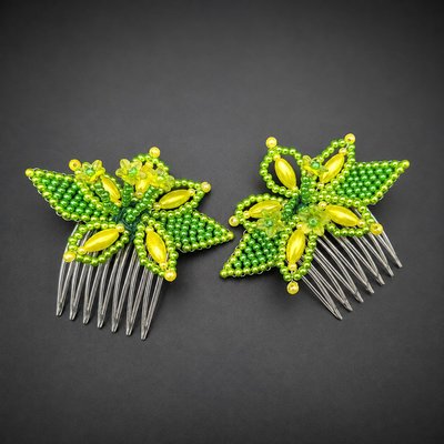 🌸 PANAMANIAN TEMBLEQUES – Yellow & Green Beaded Hair Combs