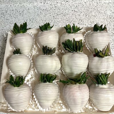 Basic Dozen - White Chocolate 