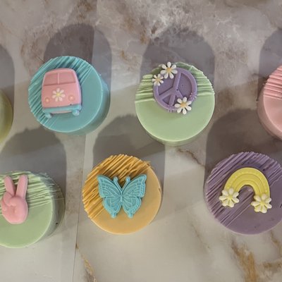 Cake Pucks