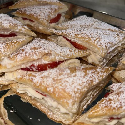 strawberry puff pastry 🍓