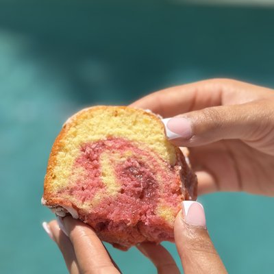 Lemon Strawberry Poundcake