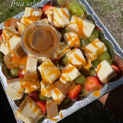 Large Caramel & Cheesecake Fruit Salad 