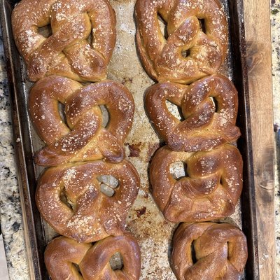 Sourdough Soft Pretzels 