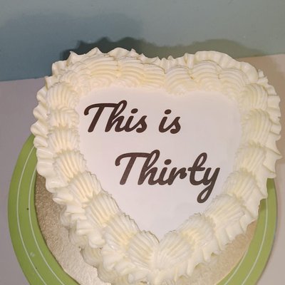 One-to-One Lambeth-Style Heart-Shaped Cake Decorating Lesson
