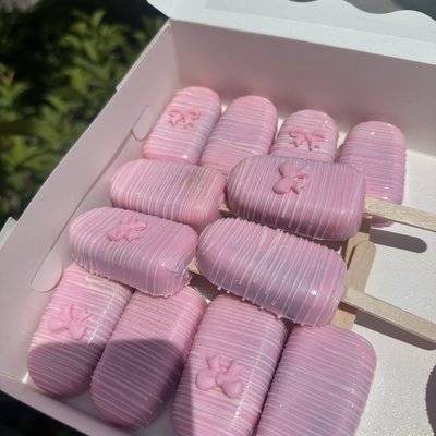 Mini Cakesicles 
