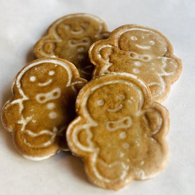 ✨Iced N’ Spiced Gingerbread