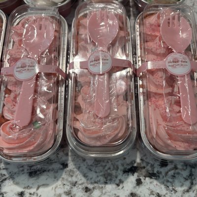 Savannah Gals Mini Strawberry Cream Cake