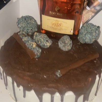 Weed Themed Cakes