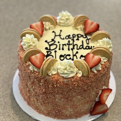 Strawberry Crunch Cake