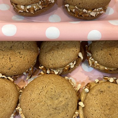 Salted Caramel Pretzel Whoopie Pie - 12
