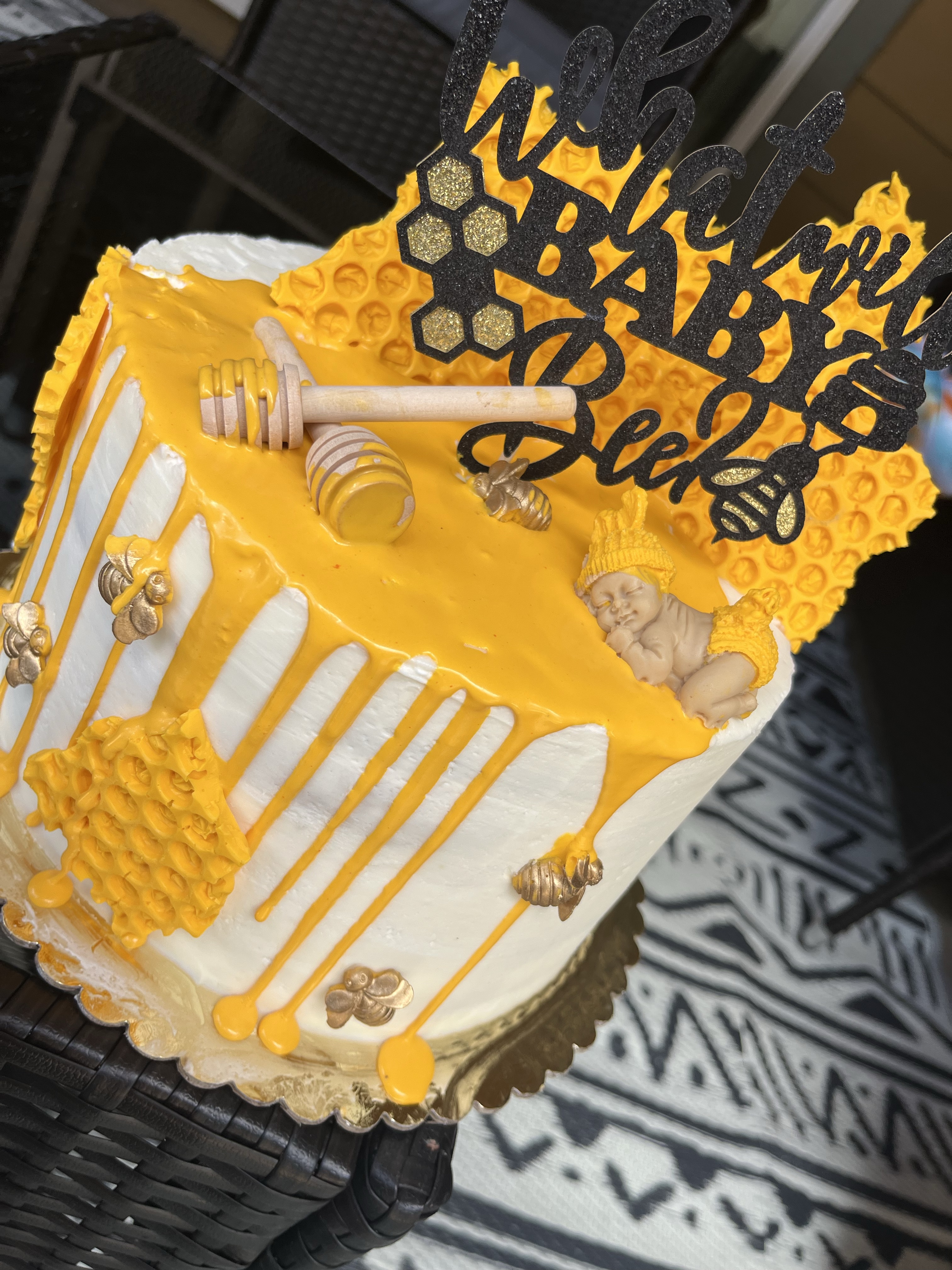 10 inch cake (Round or heart) 
