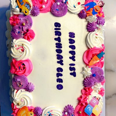 Half Sheet Cake: 40-50 Servings