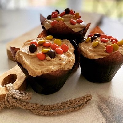 4 Jumbo Chocolate Reeces Cupcakes Stuffed With Peanut Butter Cream