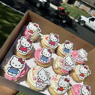 Hello Kitty Cupcakes 