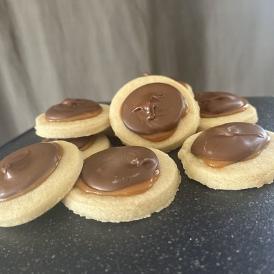 Chocolate Caramel Shortbread Cookies 
