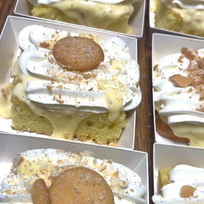 Banana Pudding Cake Squares 