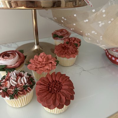 Custom Cupcakes 