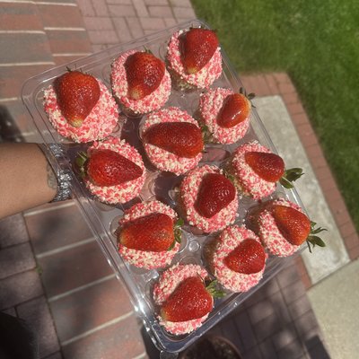 Strawberry Crunch Cupcakes 