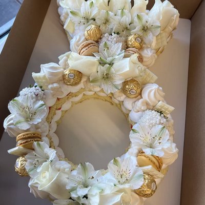 Elegant Ring Cake