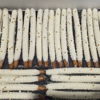 1 Dzn Pretzel Rods