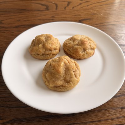 White Chocolate Macadamia Nut Cookie