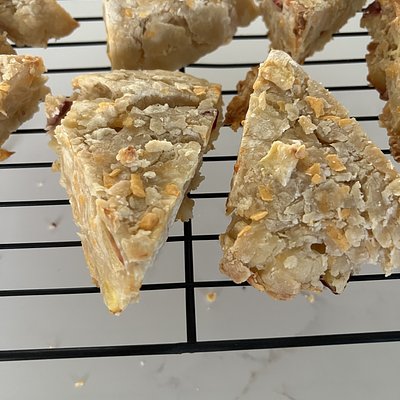 Apple Cheddar Scone 4 Pack