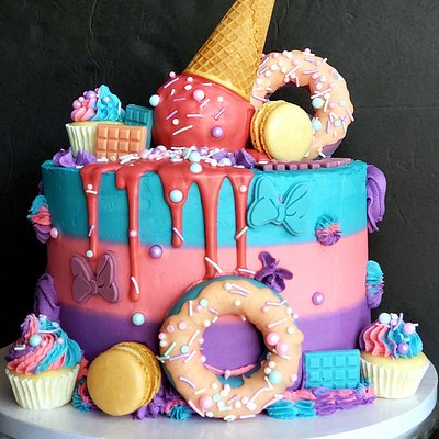 Custom Cakes