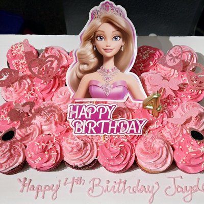 Cupcake Cake (24 Cupcakes)