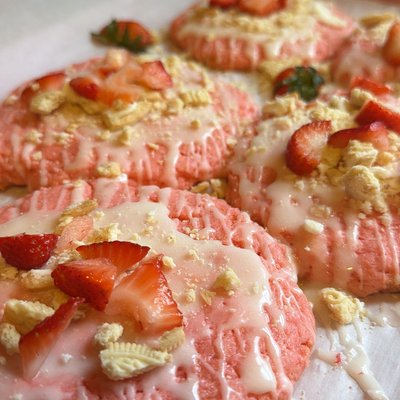 Strawberry Crunch Cookies 