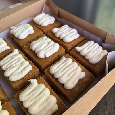 Pumpkin Cake Bars