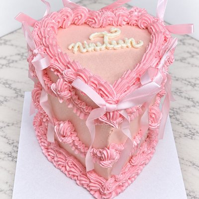 5” Heart Shape (6-8 servings)