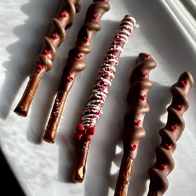 Chocolate Covered Pretzel Rods