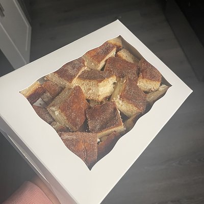 large churro cheesecake bite box