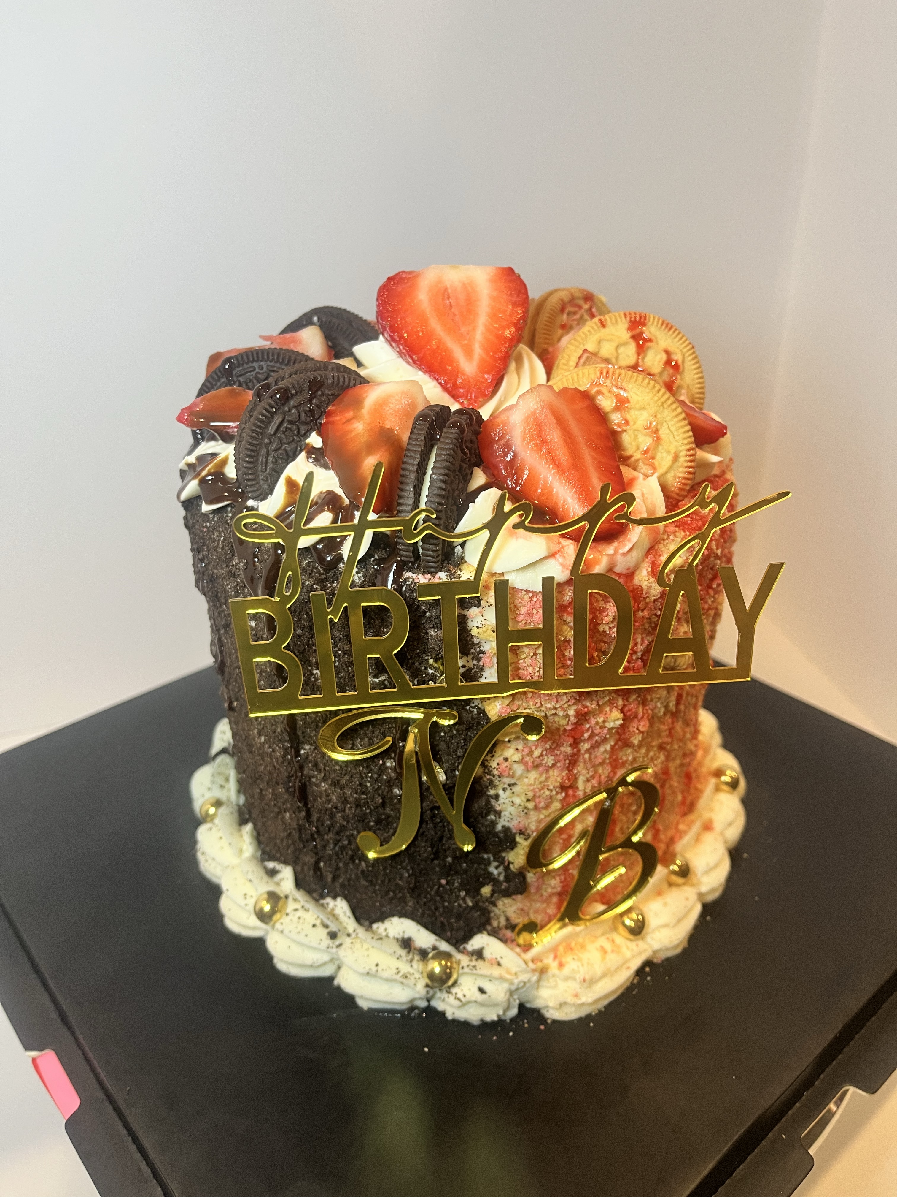 Lux Speciality Cakes 