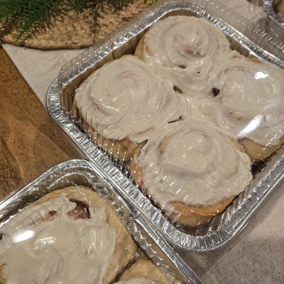 Jumbo Cinnamon Rolls - 4 pack