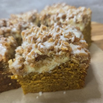 Pumpkin Cheesecake Crumble Cake