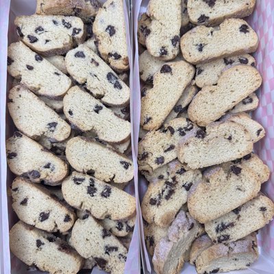 Cinnamon Chocolate Chip Biscottis 