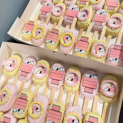 Cakesicles / Cakepops (Minimum 6)