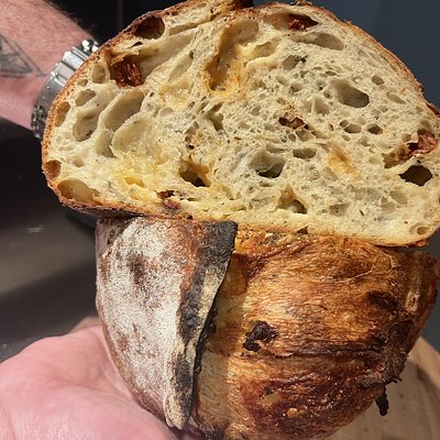 Sourdough with Sundried Tomatoes, Mature Cheddar & Basil—950g