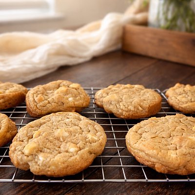 Macadamia Nut & White Chocolate Chip